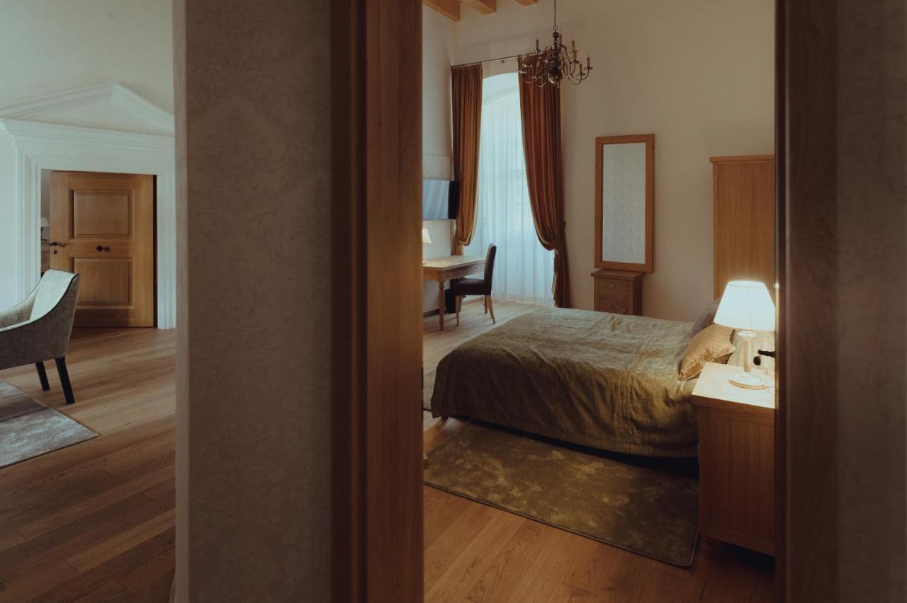 Brigaderos Hotel Brigadir Borsi Екстериор снимка