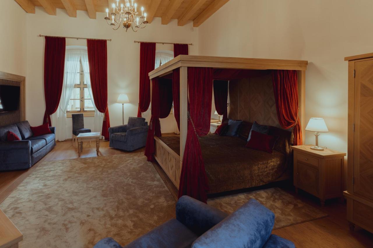 Brigaderos Hotel Brigadir Borsi Екстериор снимка